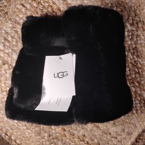 NWT UGG Fingerless Black 🖤 Faux Fur Gloves LG • XL